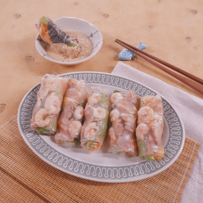 Cuốn tôm thịt và rau&nbsp;củ