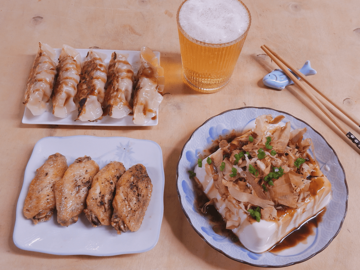 #22 Cánh gà nướng muối, mandu chiên nước và đậu phụ trộn&nbsp;lạnh