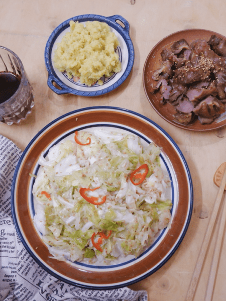 #35 Bắp cải trộn xổi, mề gà nướng và khoai lang&nbsp;nghiền