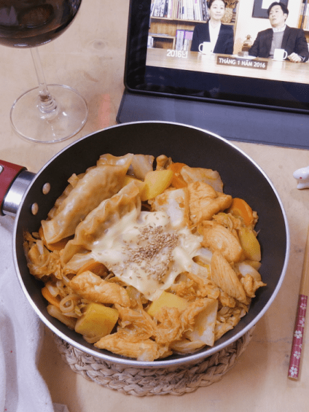 Gà xào rau củ với&nbsp;mandu